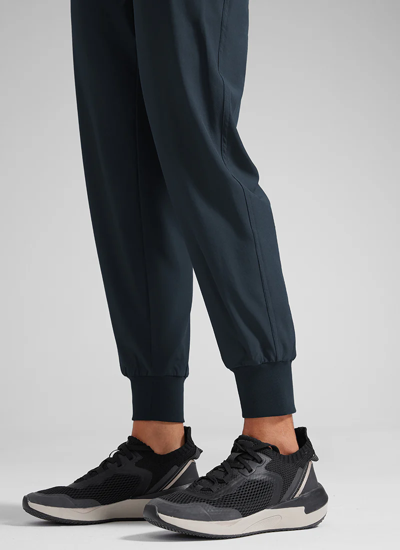 Feathery-Fit Drawstring Pocket Jogger 28'' - Image 9
